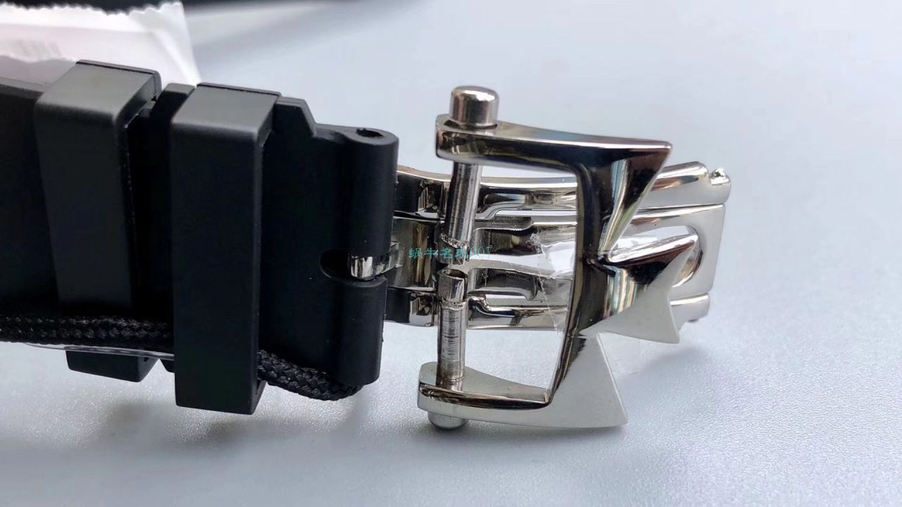 8F Factory 超A复刻高仿Vacheron Constantin   Overseas 系列47040/000R-9666 wrist watch  / JS211