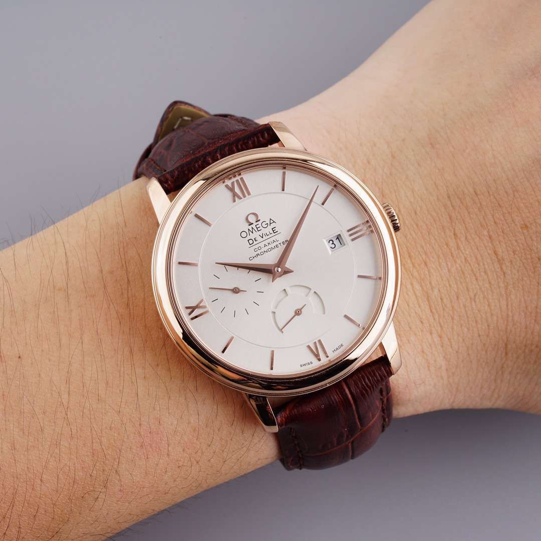 TWOMEGA碟飞一比一高仿复刻手表424.53.40.21.04.001 wrist watch  / M321