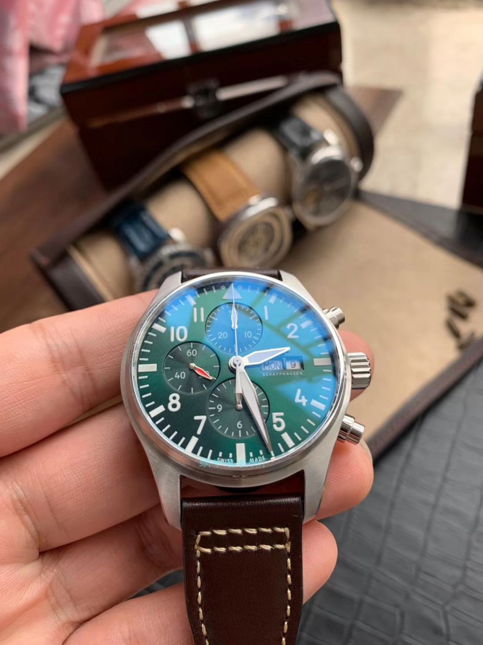 【视频测评新‎款首发‎！硬货！渠‎道出‎口订​单​！原单】IWC IWC 表飞行员系列IW377726 wrist watch  / WG511