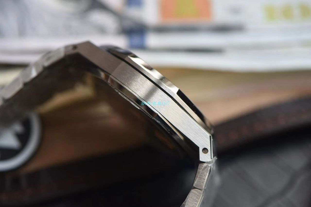 ZF Factory  top 复刻Audemars Piguet 皇家橡树系列高仿15500ST.OO.1220ST.01 wrist watch  / AP186