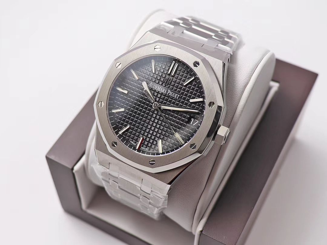 ZF Factory 超A高仿APAudemars Piguet 皇家橡树系列高仿15500ST.OO.1220ST.02 wrist watch  / AP187