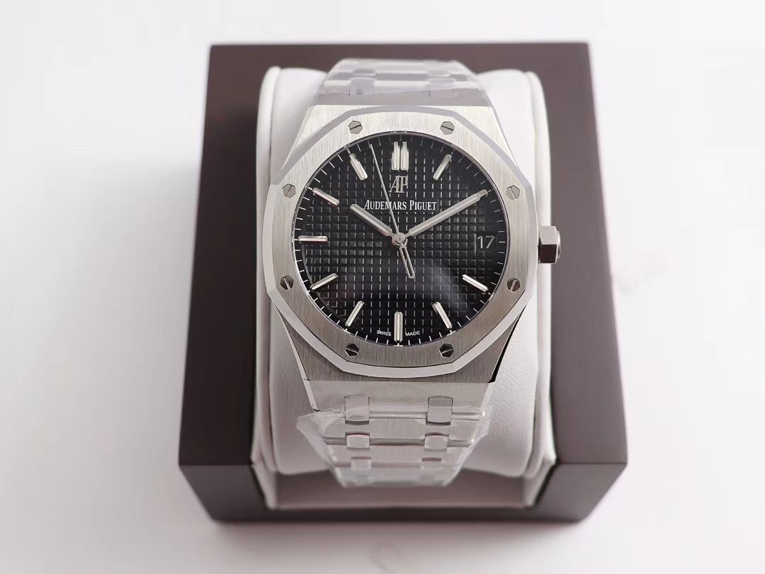 ZF Factory  top 复刻Audemars Piguet 皇家橡树系列高仿15500ST.OO.1220ST.01 wrist watch  / AP186