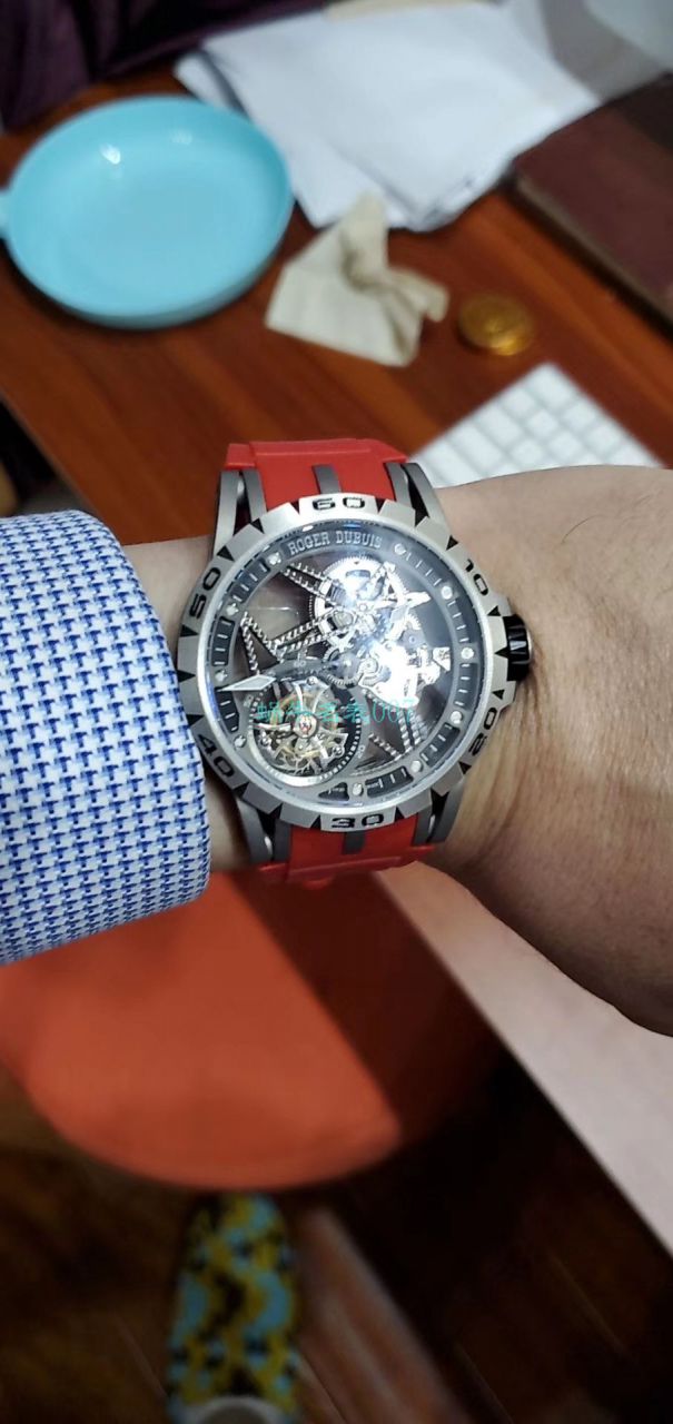  Video analysis BBR Factory 官网 top 复刻 Tourbillon Roger DubuisRoger Dubuis王者高仿RDDBEX0479红色 watchband   wrist watch  / LJ067