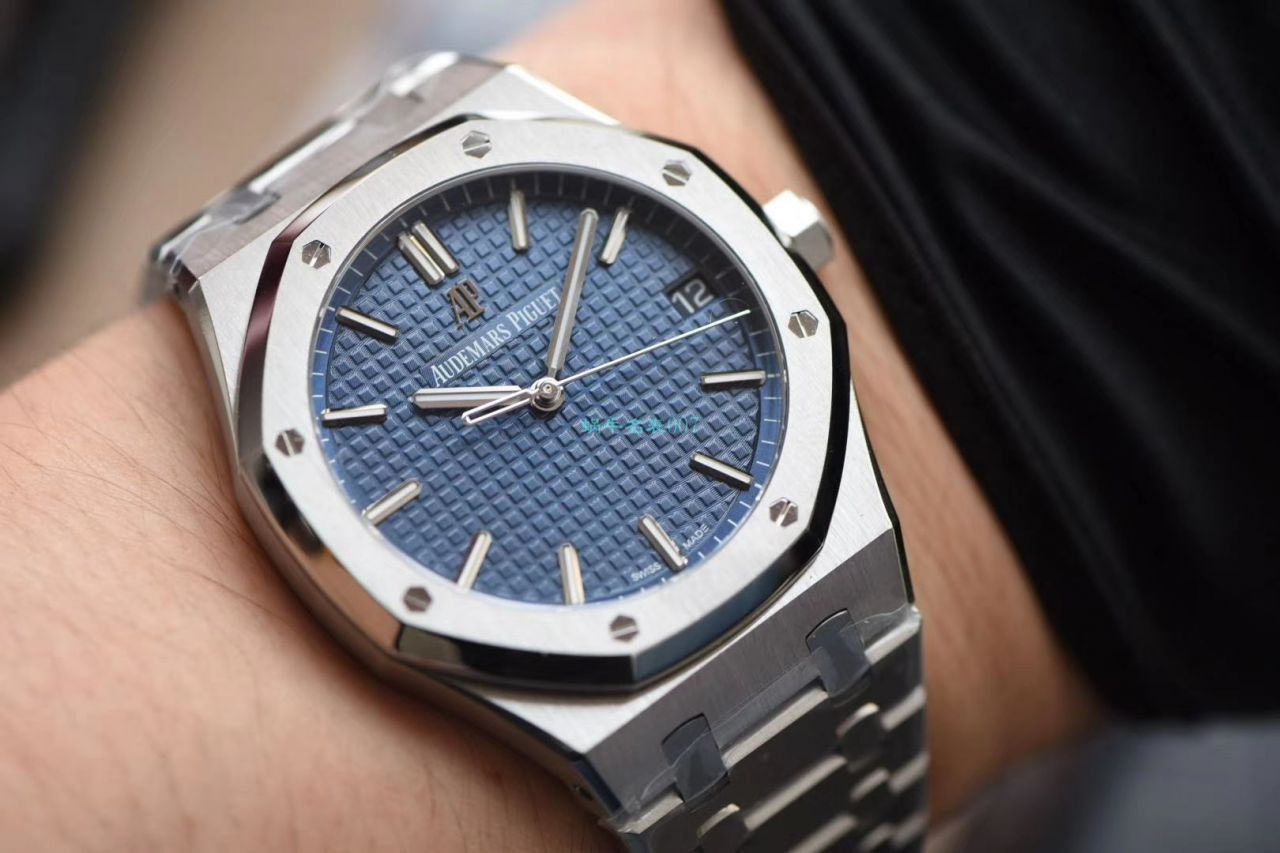 【 Video analysis 】ZF Factory APAudemars Piguet 皇家橡树系列高仿15500ST.OO.1220ST.03 wrist watch  / AP188