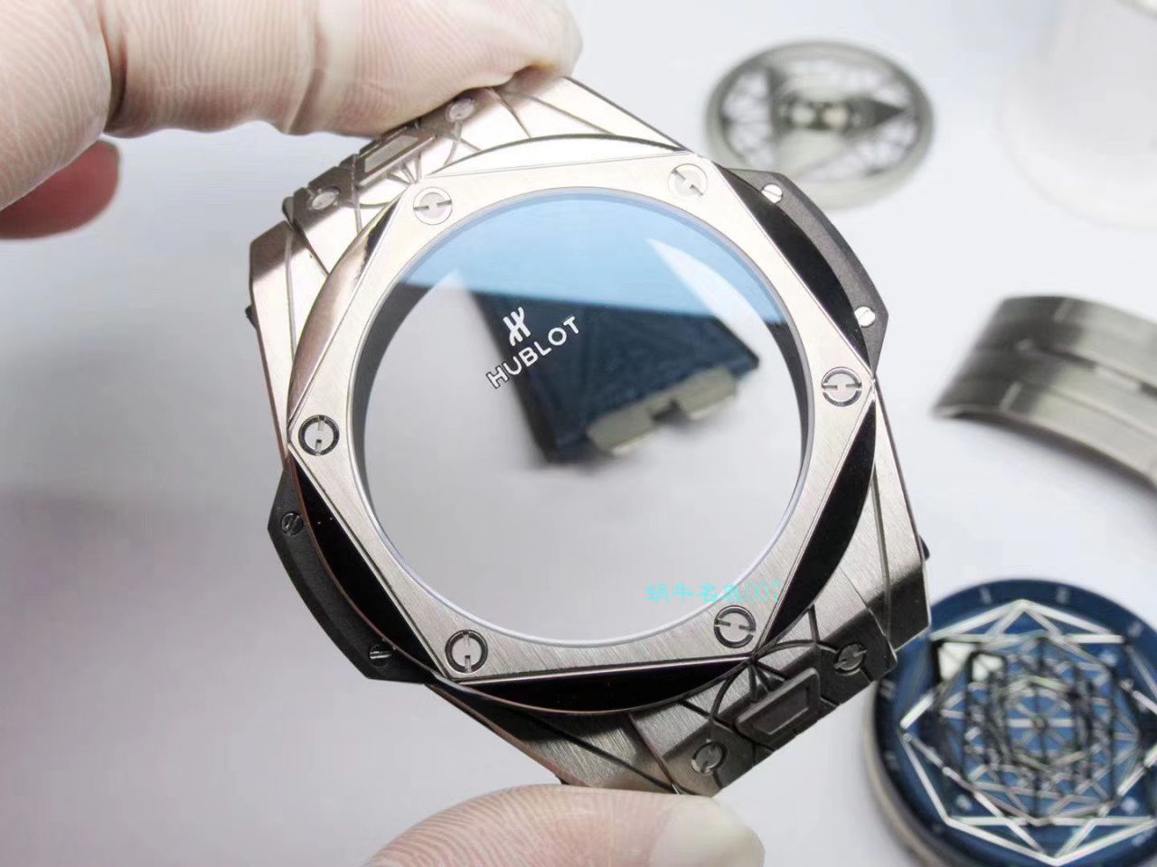 WWF Factory 官网 hublot 复刻高仿SANG BLEU刺青415.NX.7179.VR.MXM18，415.CX.1112.VR.MXM18 wrist watch  / YB081