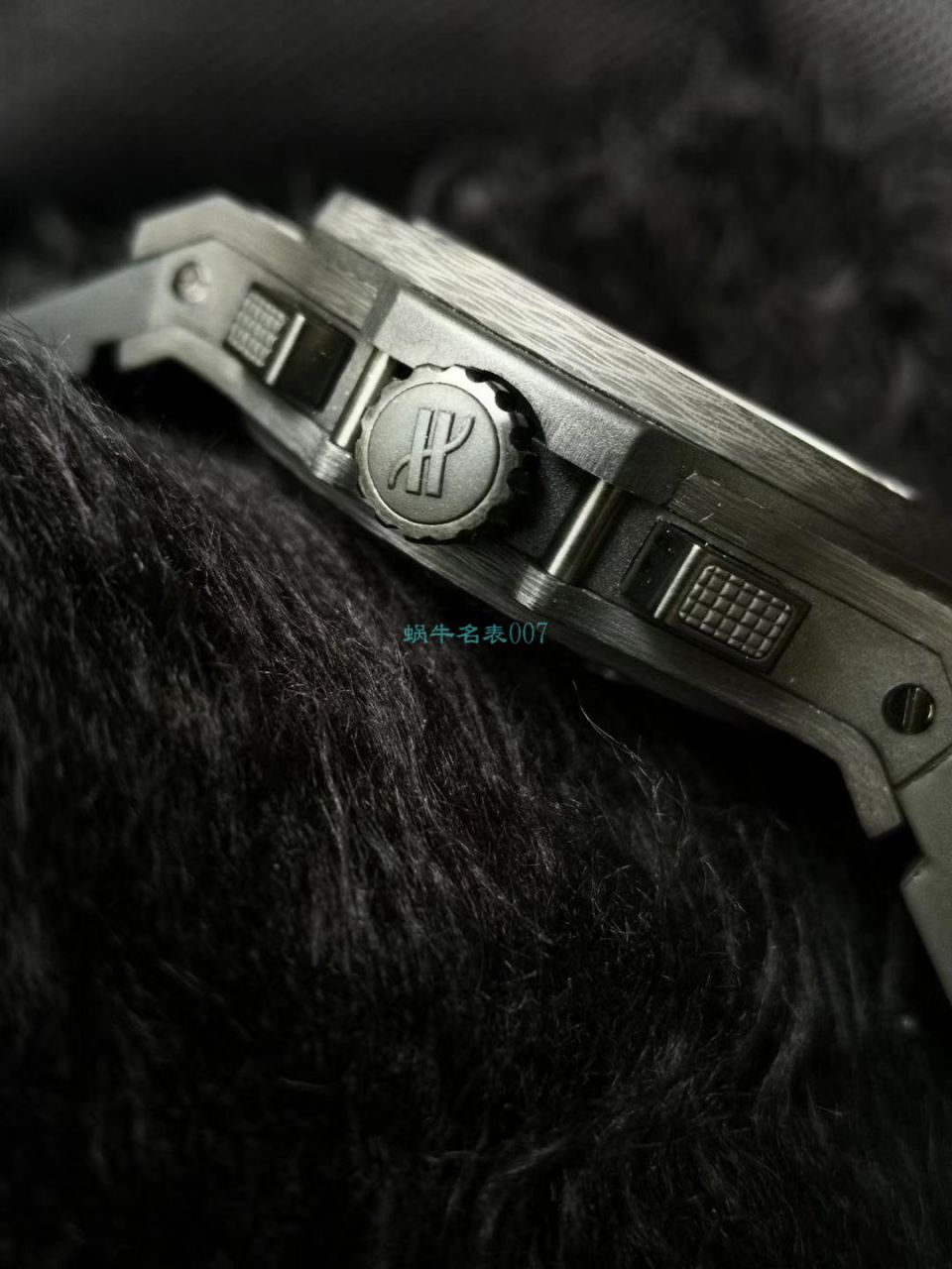 HBBV6 Factory 超A精仿手表 hublot  big bang  carbon fiber 红字限定特别版 wrist watch  / YB083