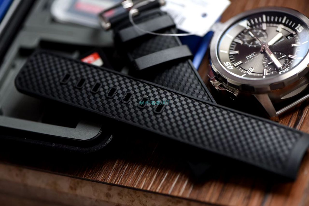 V6 Factory  top 复刻高仿手表 IWC 海洋时计鲨鱼特别限量版IW379506 wrist watch  / WG523