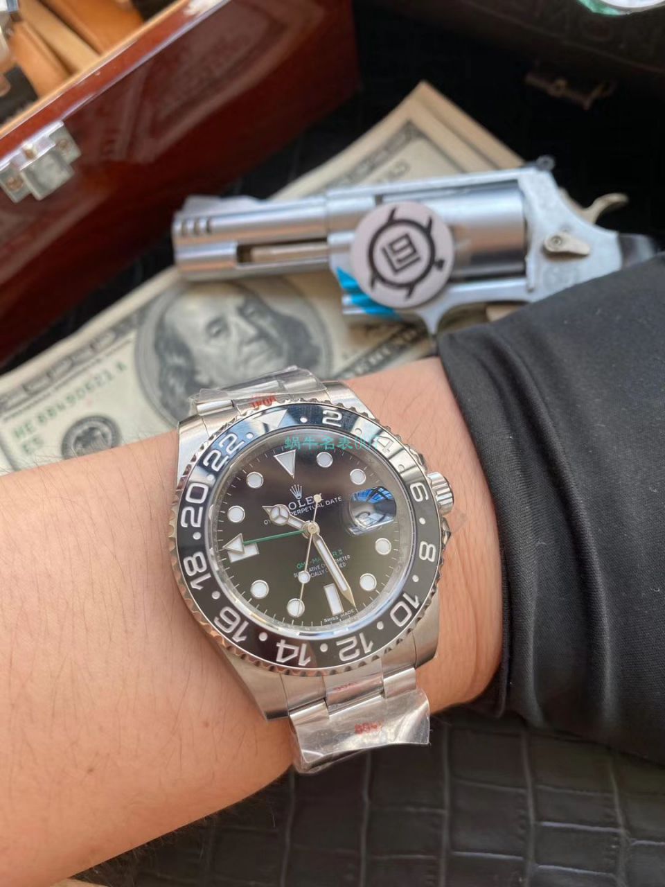 V9 Factory 高精仿手表 Rolex  GMT MASTER II系列116710LN-78200 wrist watch (绿针) / R605