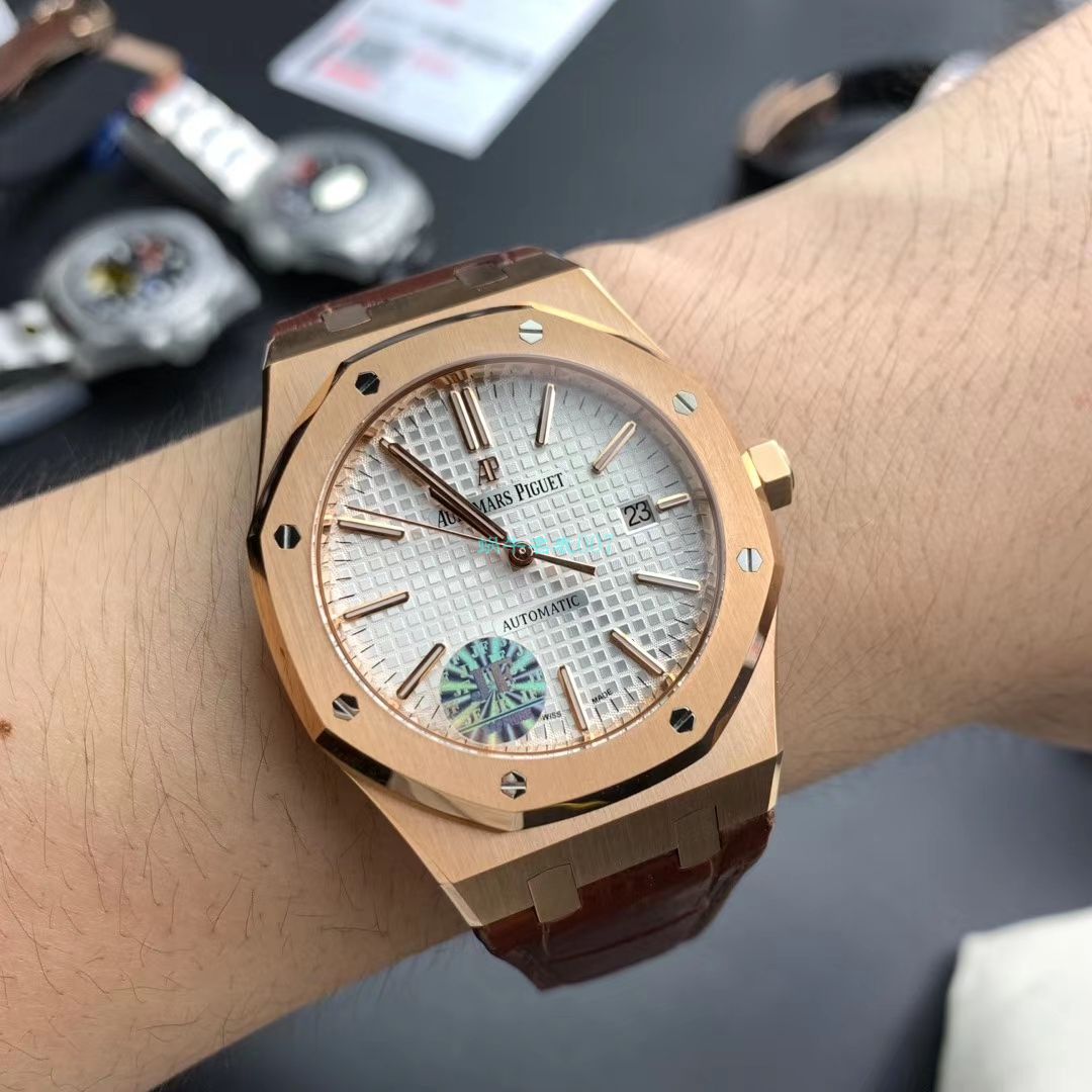 【JF Factory 1:1复刻高仿手表】Audemars Piguet 皇家橡树系列15400OR.OO.D002CR.01 wrist watch 《真皮 watchband  款》 / AP015