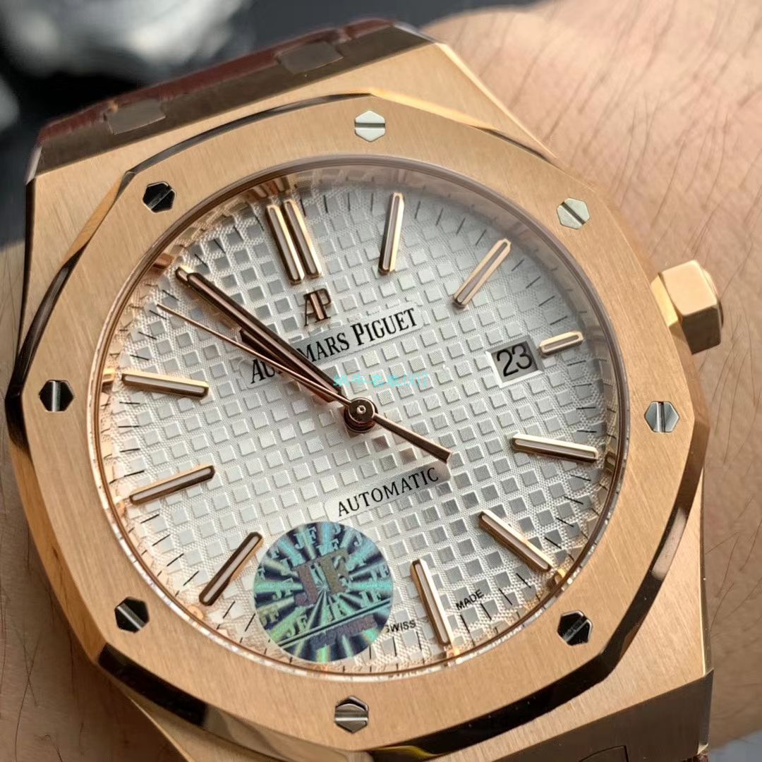 【JF Factory 1:1复刻高仿手表】Audemars Piguet 皇家橡树系列15400OR.OO.D002CR.01 wrist watch 《真皮 watchband  款》 / AP015