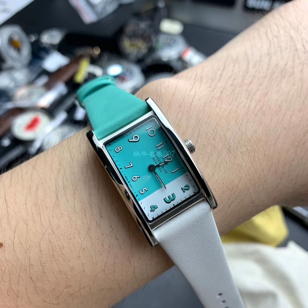 【渠道 copy customized 】蒂芙尼拼色夜光手表，世界上最迷人的蓝色，tiffany blue女装 wrist watch ！ / Tiffany01