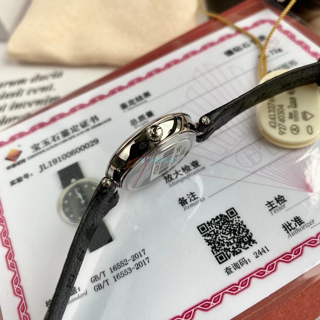 原单真钻女表OMEGA碟飞424.13.27.60.51.001，424.13.27.60.52.001 wrist watch  / M698B
