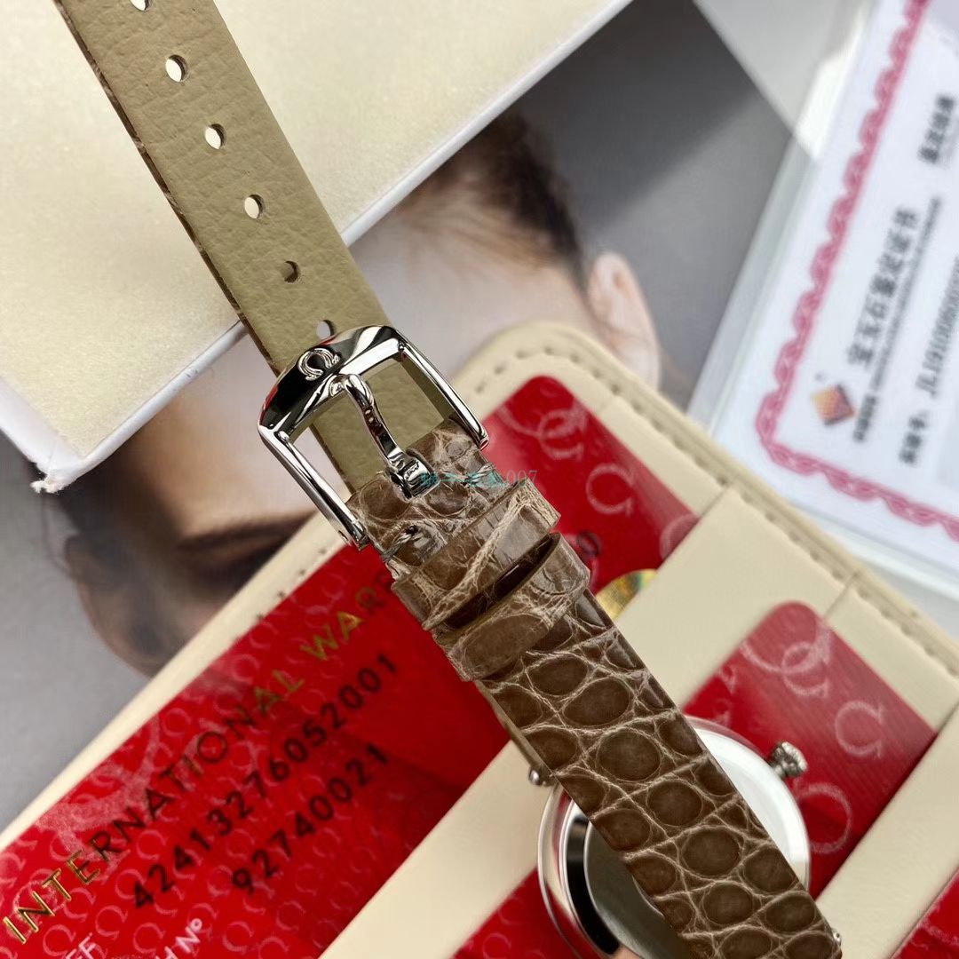 原单真钻女表OMEGA碟飞424.13.27.60.51.001，424.13.27.60.52.001 wrist watch  / M698B