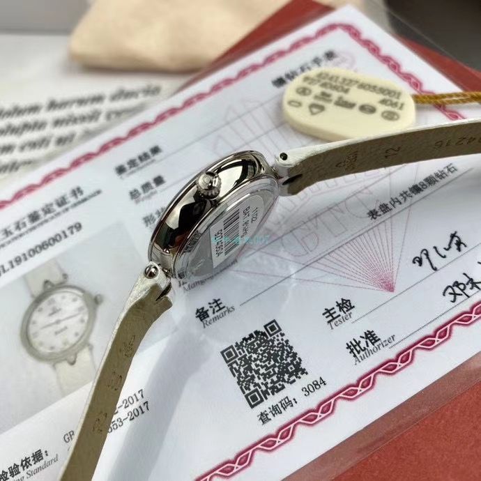 原单真钻女表OMEGA碟飞424.13.27.60.51.001，424.13.27.60.52.001 wrist watch  / M698B