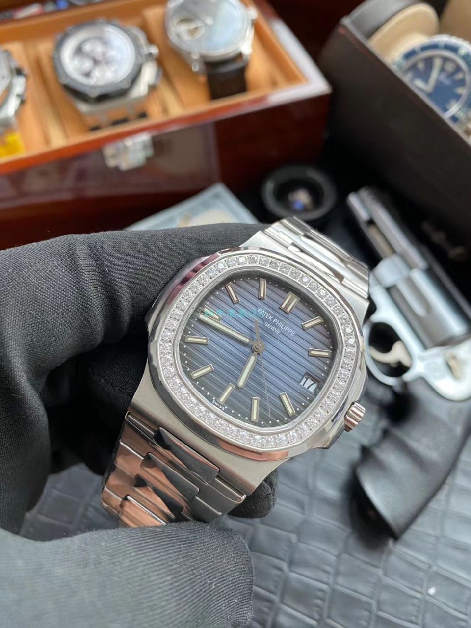 高端 copy customized PPF Factory V4视频 copy customized 莫桑石、真钻 PATEK PHILIPPE  Nautilus  top 复刻高仿5711/1A-010奢华与斯文并存 / BD291