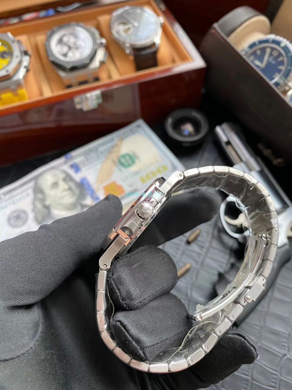 高端 copy customized PPF Factory V4视频 copy customized 莫桑石、真钻 PATEK PHILIPPE  Nautilus  top 复刻高仿5711/1A-010奢华与斯文并存 / BD291