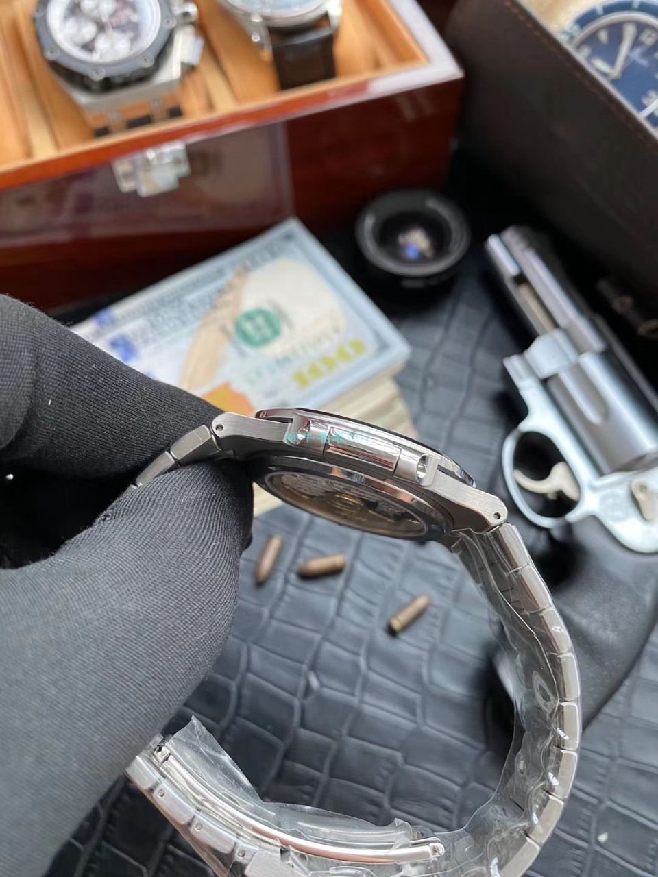 高端 copy customized PPF Factory V4视频 copy customized 莫桑石、真钻 PATEK PHILIPPE  Nautilus  top 复刻高仿5711/1A-010奢华与斯文并存 / BD291
