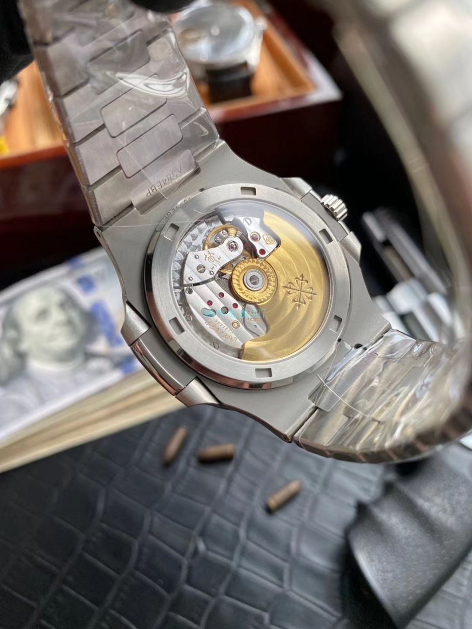 高端 copy customized PPF Factory V4视频 copy customized 莫桑石、真钻 PATEK PHILIPPE  Nautilus  top 复刻高仿5711/1A-010奢华与斯文并存 / BD291