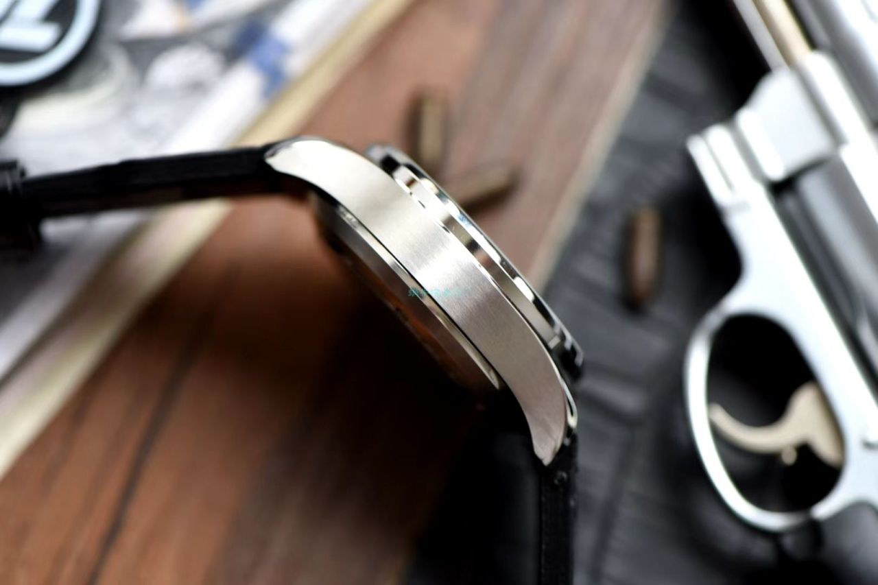 ZF Factory 复刻手表 IWC 高仿150周年特别版IW377725 wrist watch  / WG535