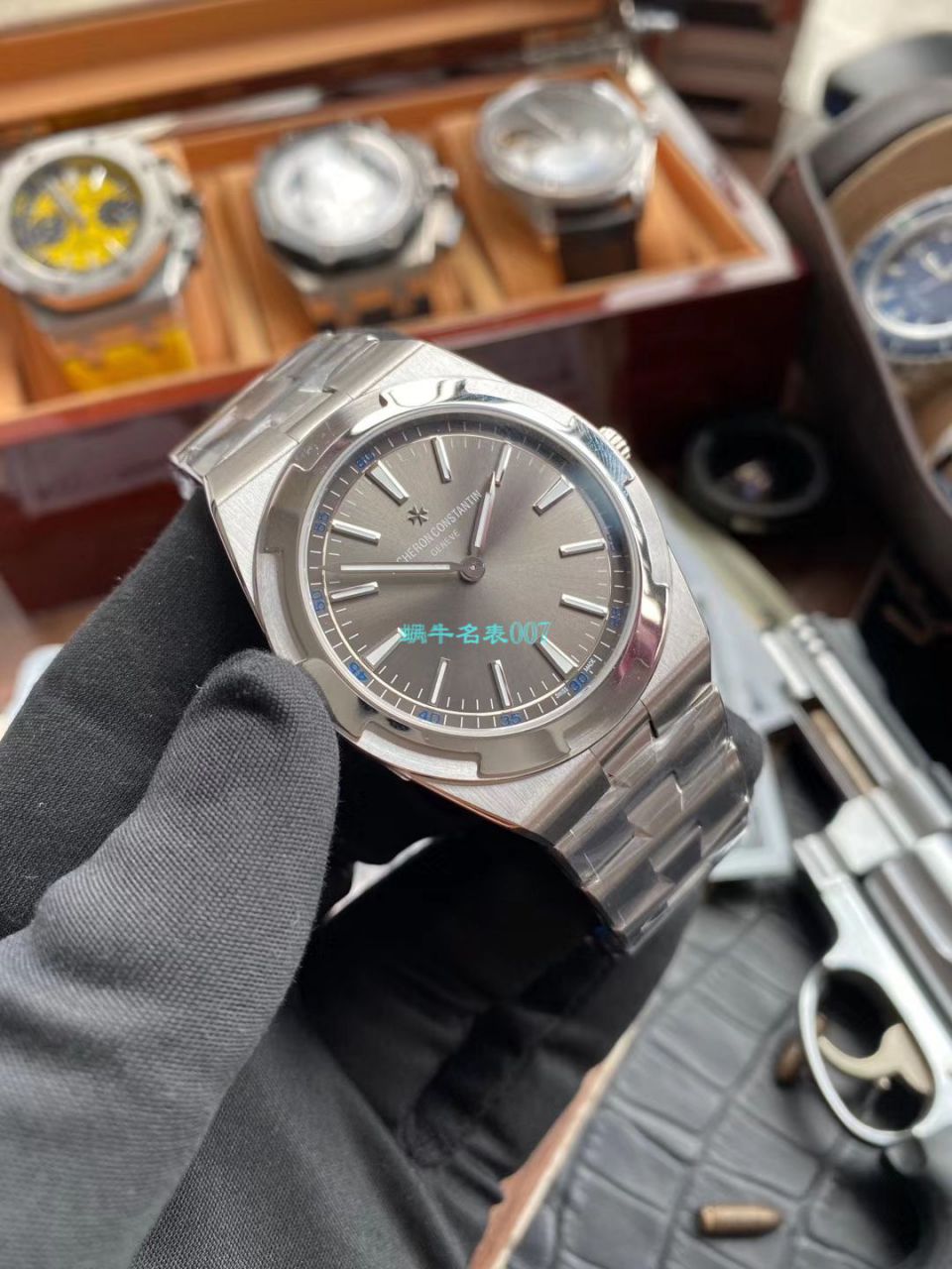XF Factory 高仿手表Vacheron Constantin   Overseas 系列2000V/120G-B122 wrist watch  / XF2000VC