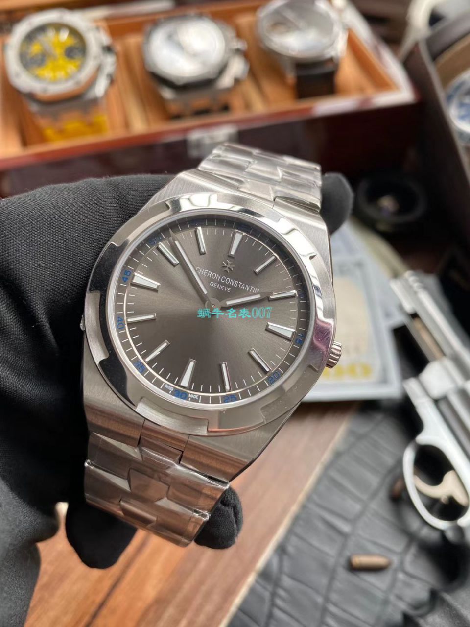 XF Factory 高仿手表Vacheron Constantin   Overseas 系列2000V/120G-B122 wrist watch  / XF2000VC