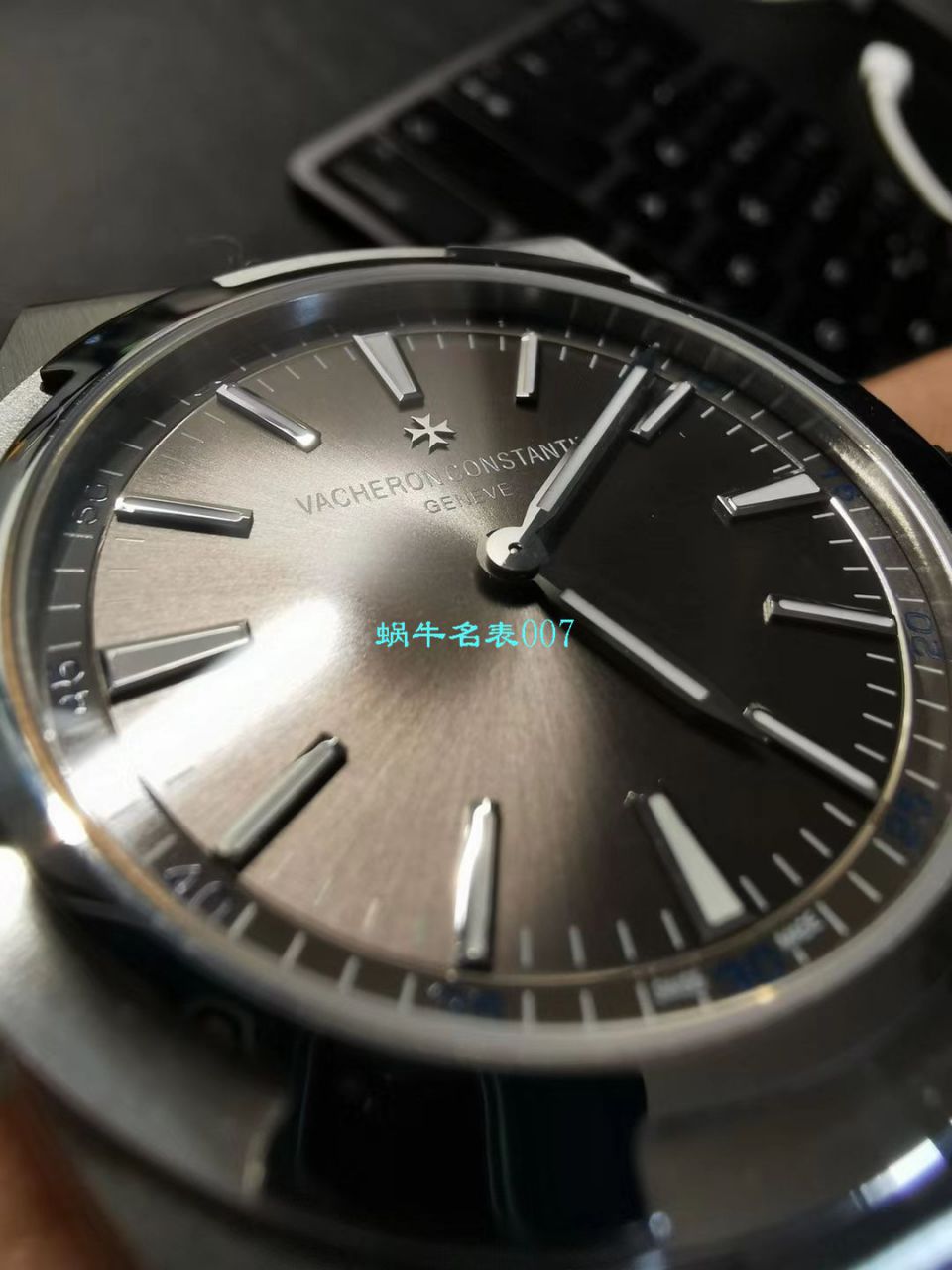XF Factory 高仿手表Vacheron Constantin   Overseas 系列2000V/120G-B122 wrist watch  / XF2000VC