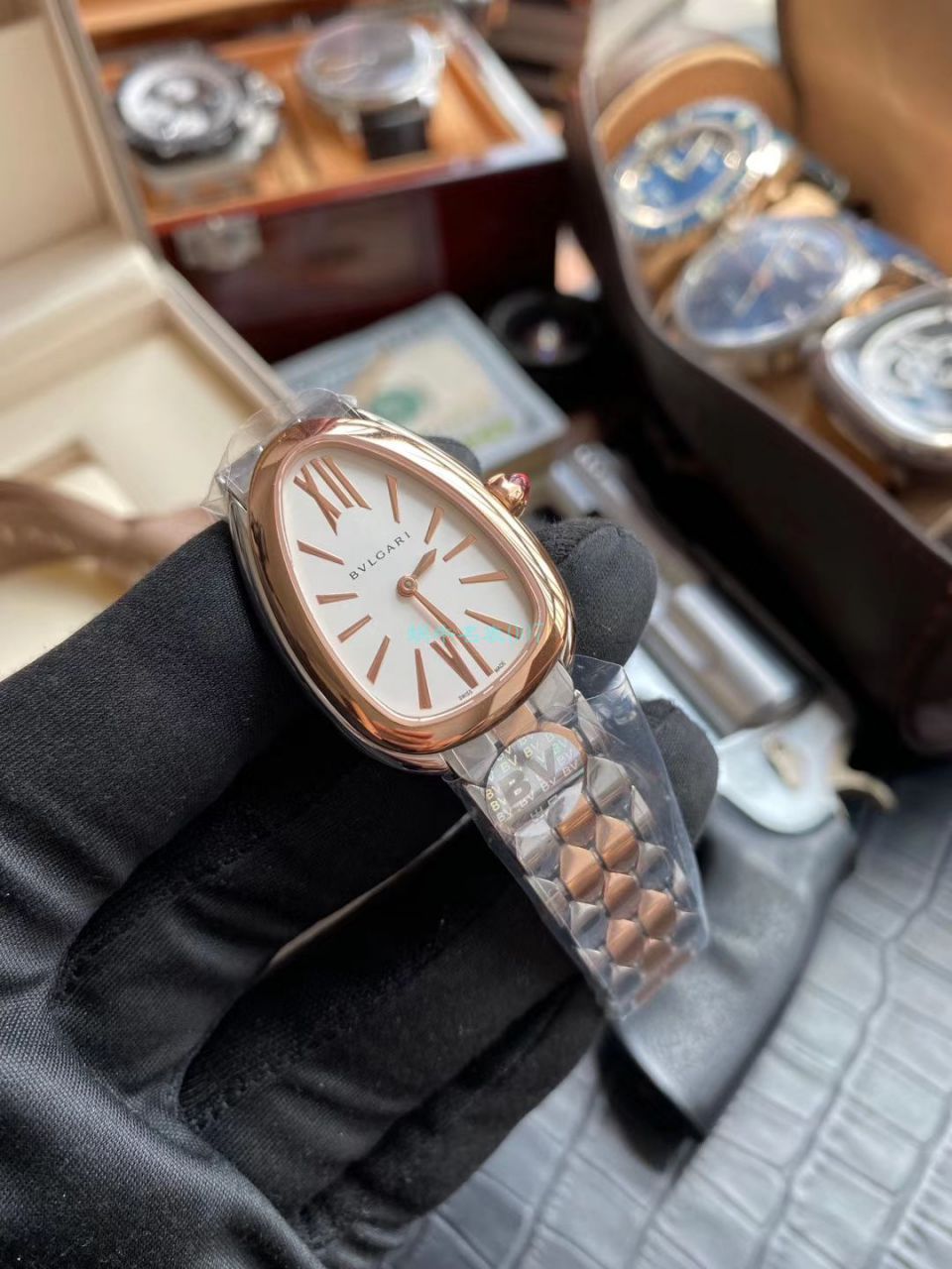 BV Factory  BVLGARI 高仿女手表蛇形SERPENTI系列103147 wrist watch  / BG060