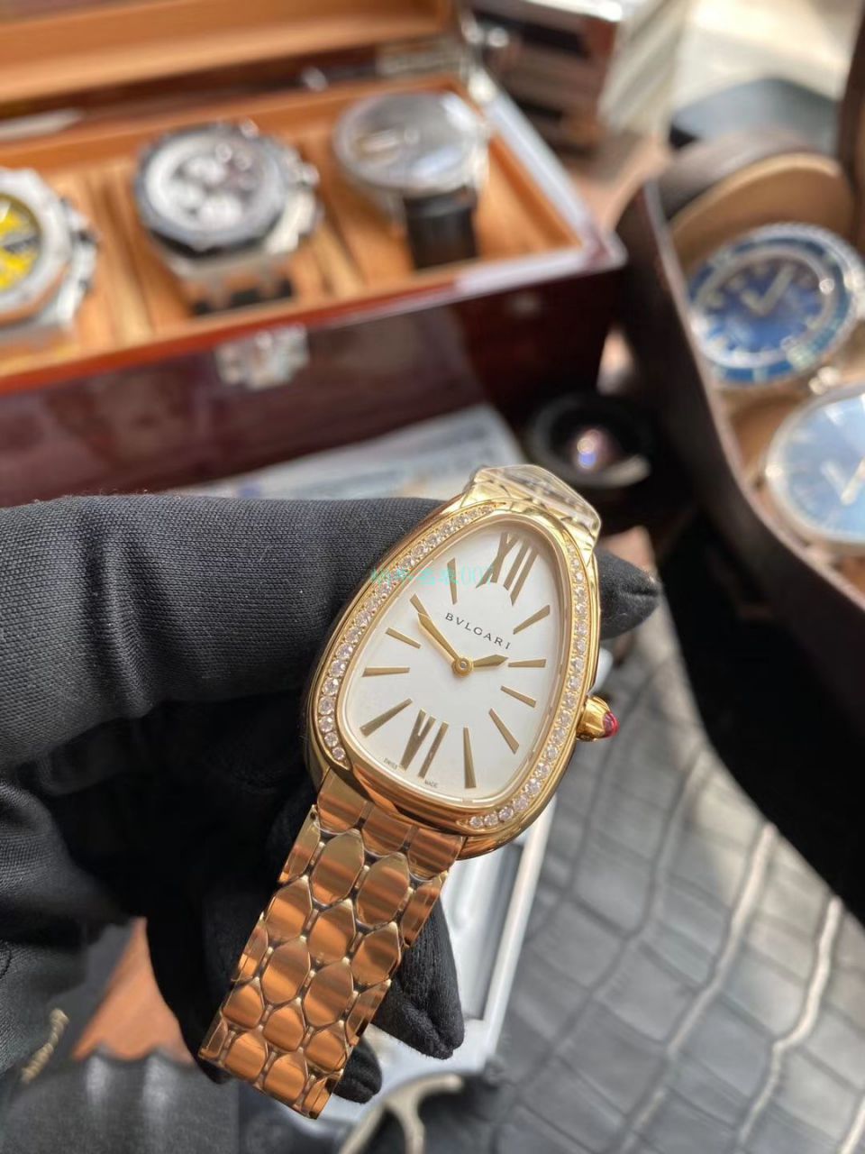 BV Factory  BVLGARI 高仿女手表蛇形SERPENTI系列103147 wrist watch  / BG060