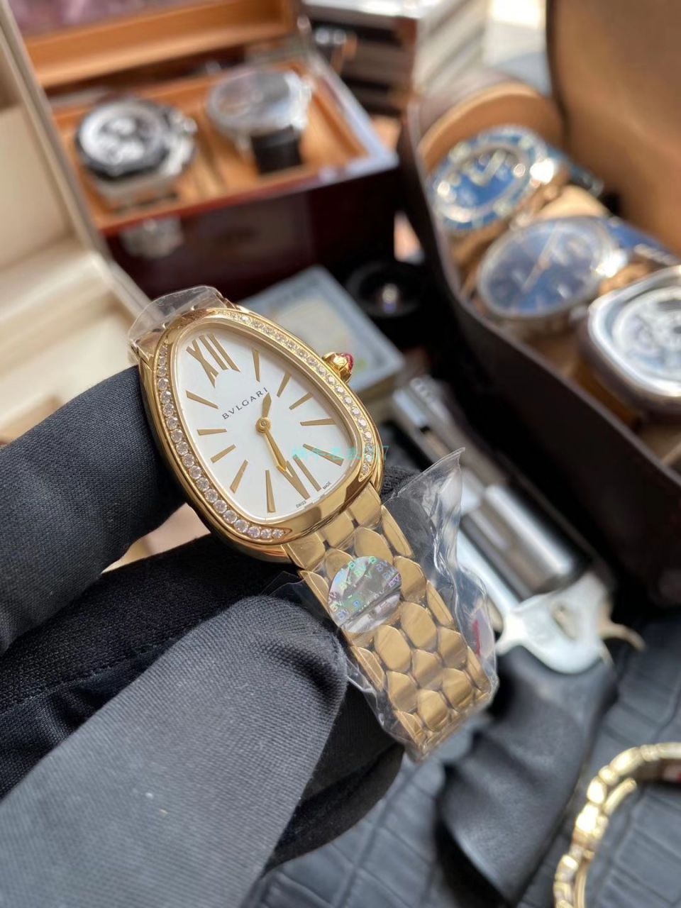 BV Factory 官网复刻高仿 BVLGARI 蛇形女表SERPENTI系列103145，103274，103144，103277 wrist watch  / BG038