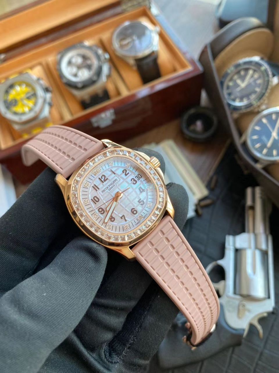 PPF Factory 最美豆沙色高仿手表 PATEK PHILIPPE AQUANAUT女表5072R-001 wrist watch  / BD301