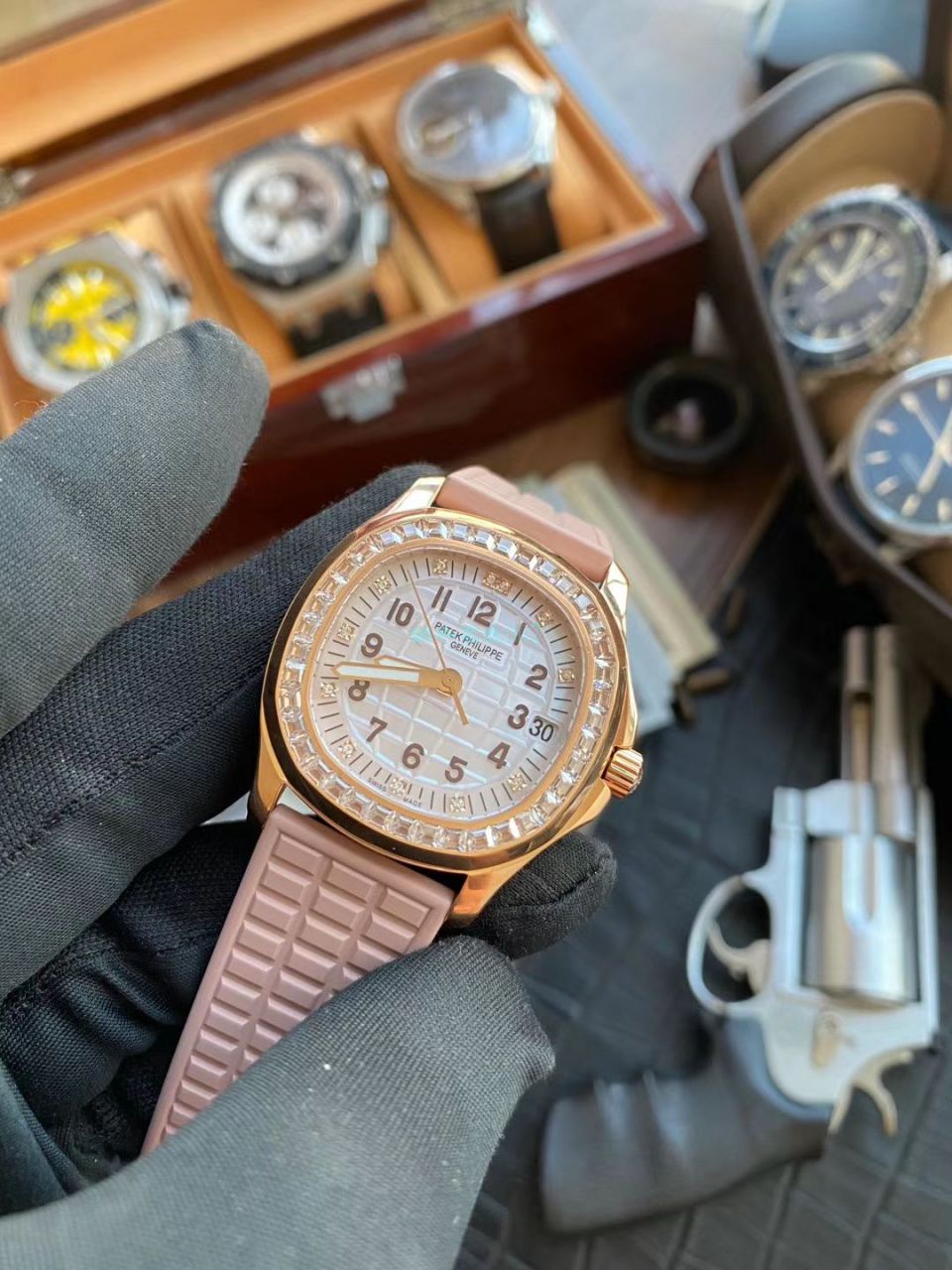 PPF Factory 最美豆沙色高仿手表 PATEK PHILIPPE AQUANAUT女表5072R-001 wrist watch  / BD301