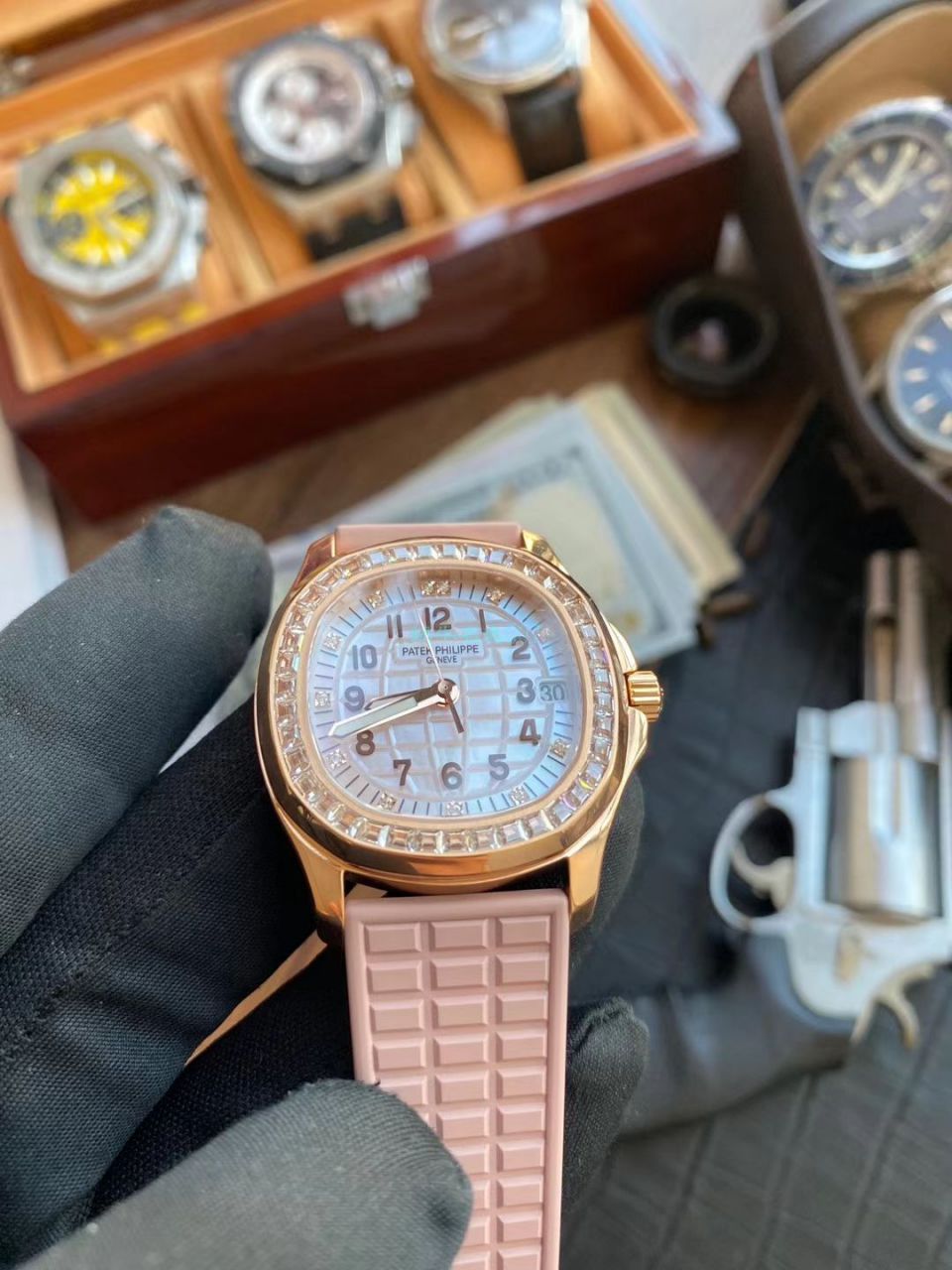PPF Factory 最美豆沙色高仿手表 PATEK PHILIPPE AQUANAUT女表5072R-001 wrist watch  / BD301