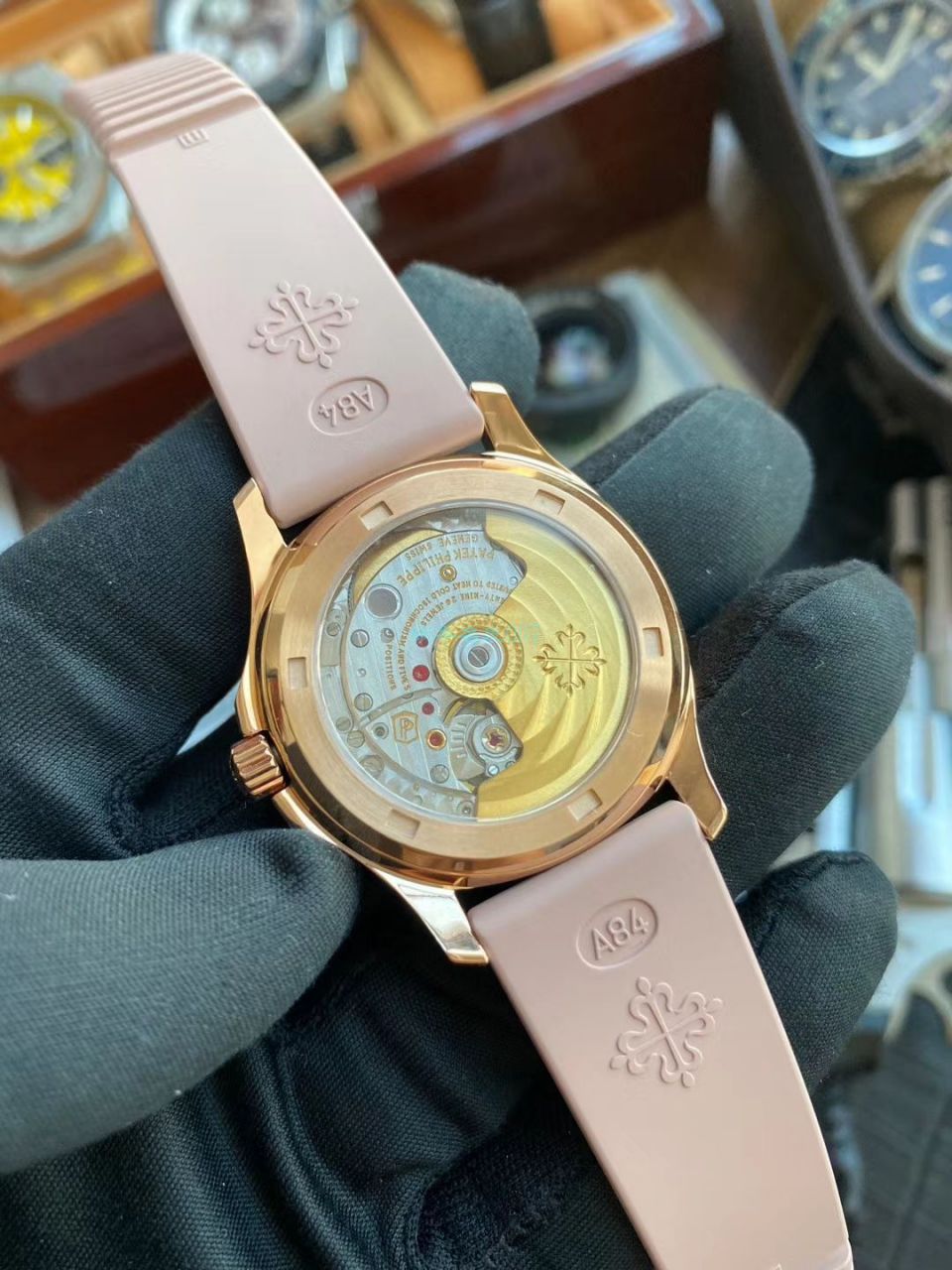 PPF Factory 最美豆沙色高仿手表 PATEK PHILIPPE AQUANAUT女表5072R-001 wrist watch  / BD301