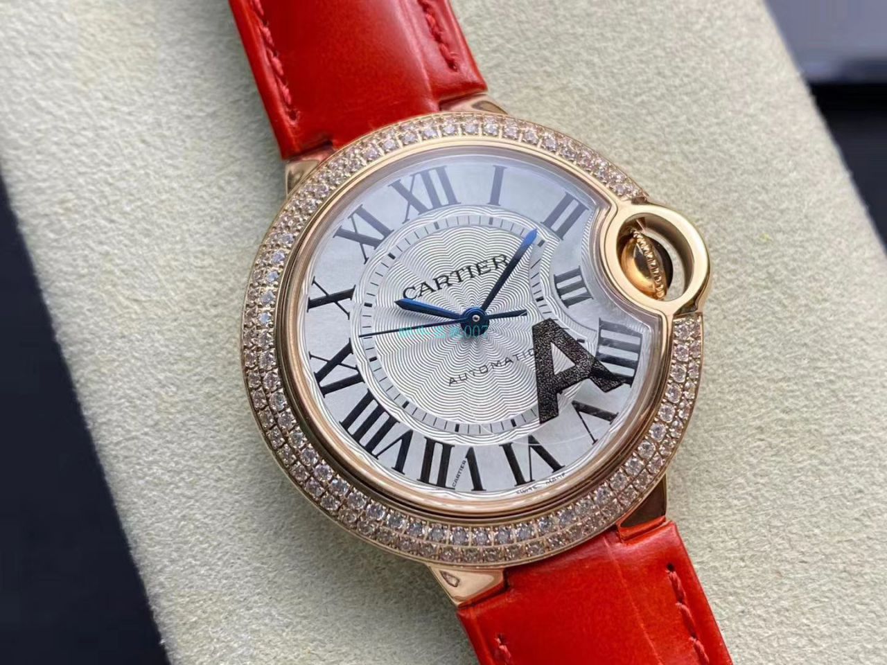 V6 Factory V7版本复刻高仿 Cartier  蓝气球33MM女表WE902066 wrist watch  / K292