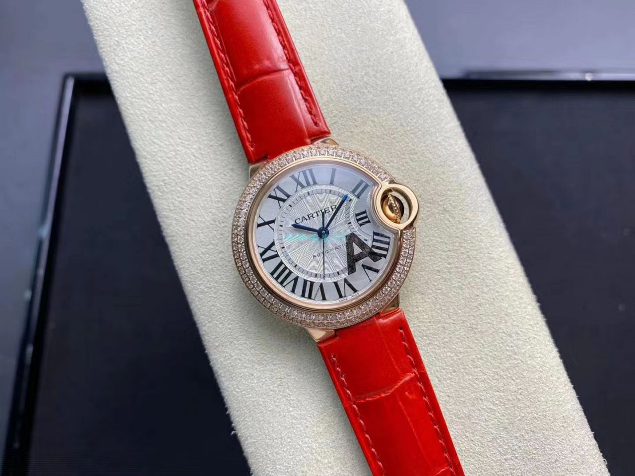 V6 Factory V7版本复刻高仿 Cartier  蓝气球33MM女表WE902066 wrist watch  / K292