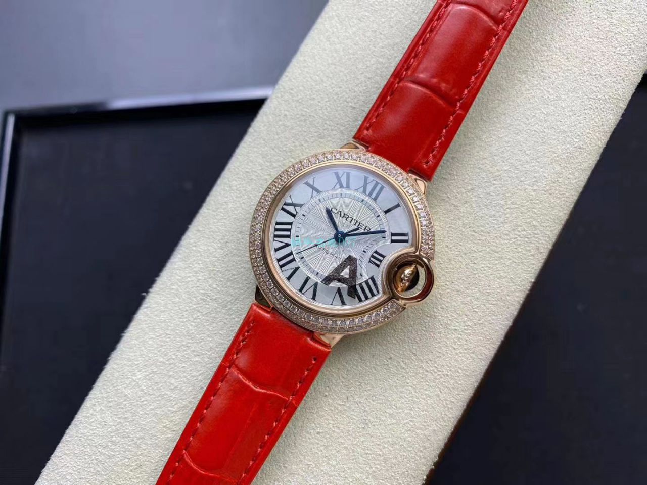 V6 Factory V7版本复刻高仿 Cartier  蓝气球33MM女表WE902066 wrist watch  / K292