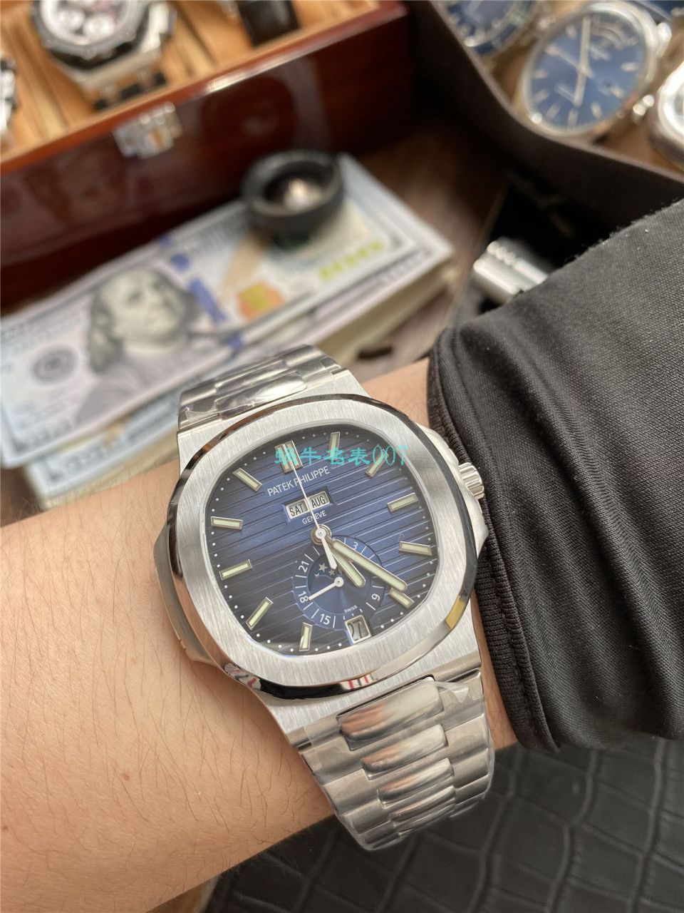 评测V9 Factory 真月相高仿手表 PATEK PHILIPPE  Nautilus 5726/1A-010 wrist watch  / BD310