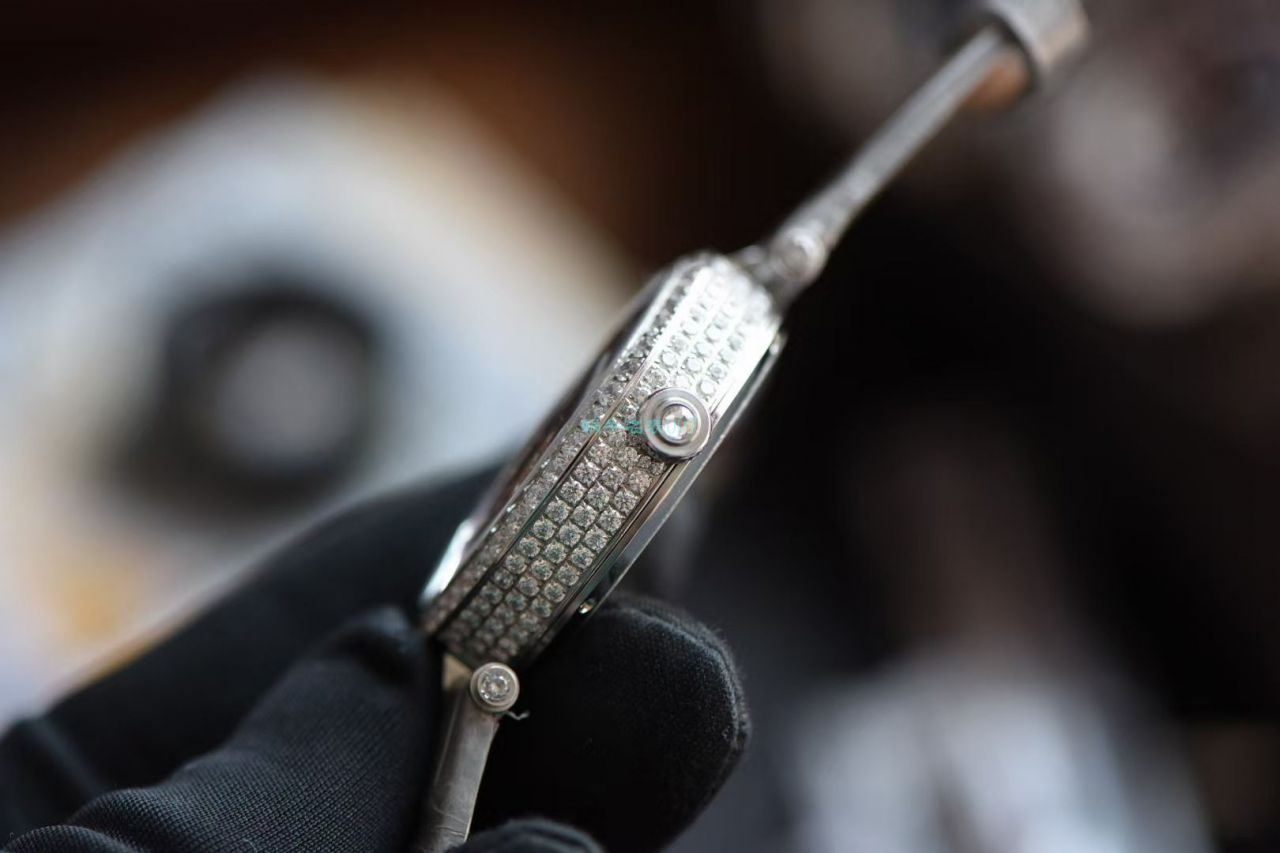 V&A Factory 超A高仿女士手表梵克雅宝诗意复杂功能系列VCARN25800 wrist watch  / VA10