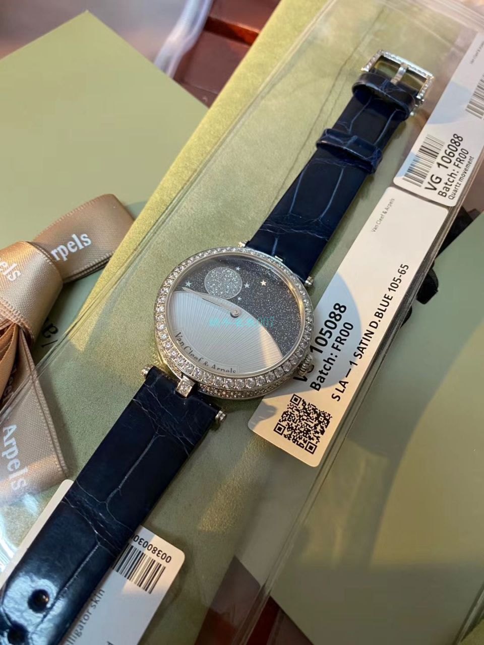 V&A Factory 超A高仿女士手表梵克雅宝诗意复杂功能系列VCARN25800 wrist watch  / VA10