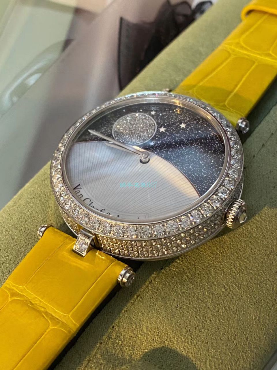V&A Factory 超A高仿女士手表梵克雅宝诗意复杂功能系列VCARN25800 wrist watch  / VA10