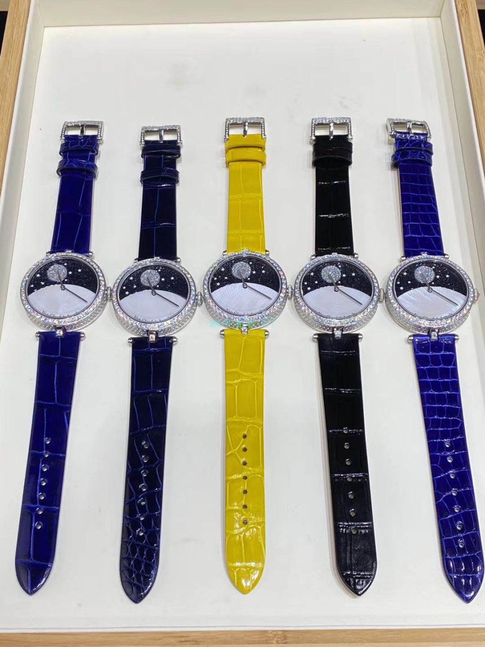 V&A Factory 超A高仿女士手表梵克雅宝诗意复杂功能系列VCARN25800 wrist watch  / VA10