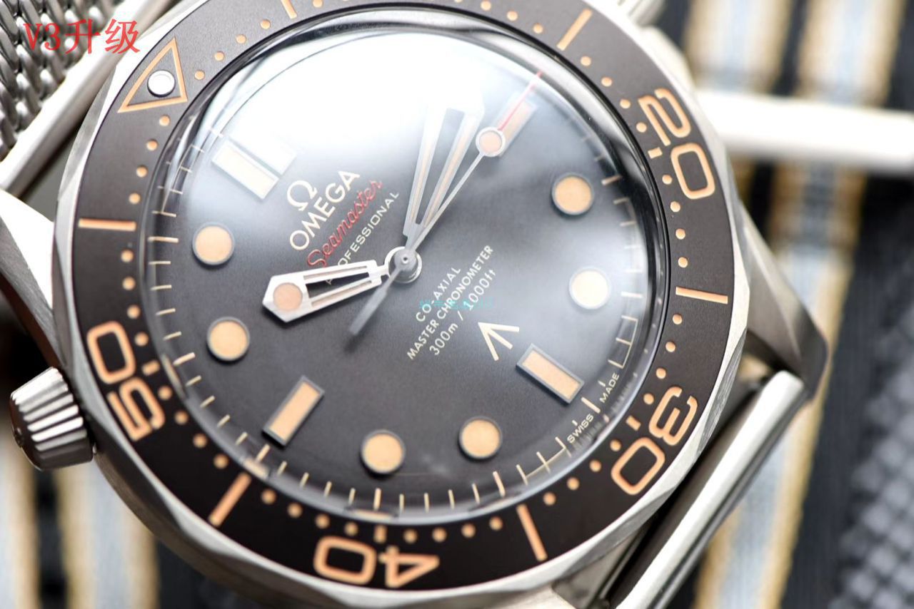  top 复刻OMEGA手表VS Factory 【 Video analysis 】OMEGA Best 的复刻手表 / M712