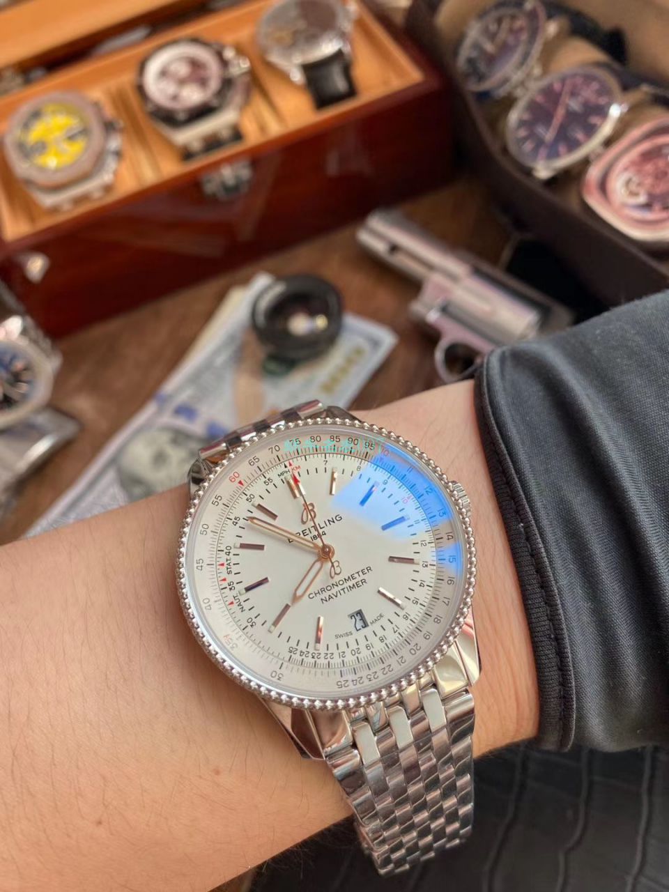 V7 Factory 超A高仿手表 Breitling 航空计时1系列U17326211G1A1 wrist watch  / BL183
