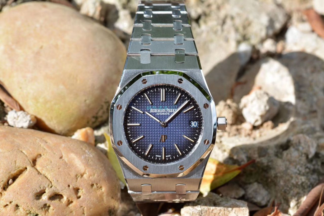XF Factory 超A高仿APAudemars Piguet 手表皇家橡树15202IP.OO.1240IP.01超薄烟熏蓝 copy customized 限量版 / AP210