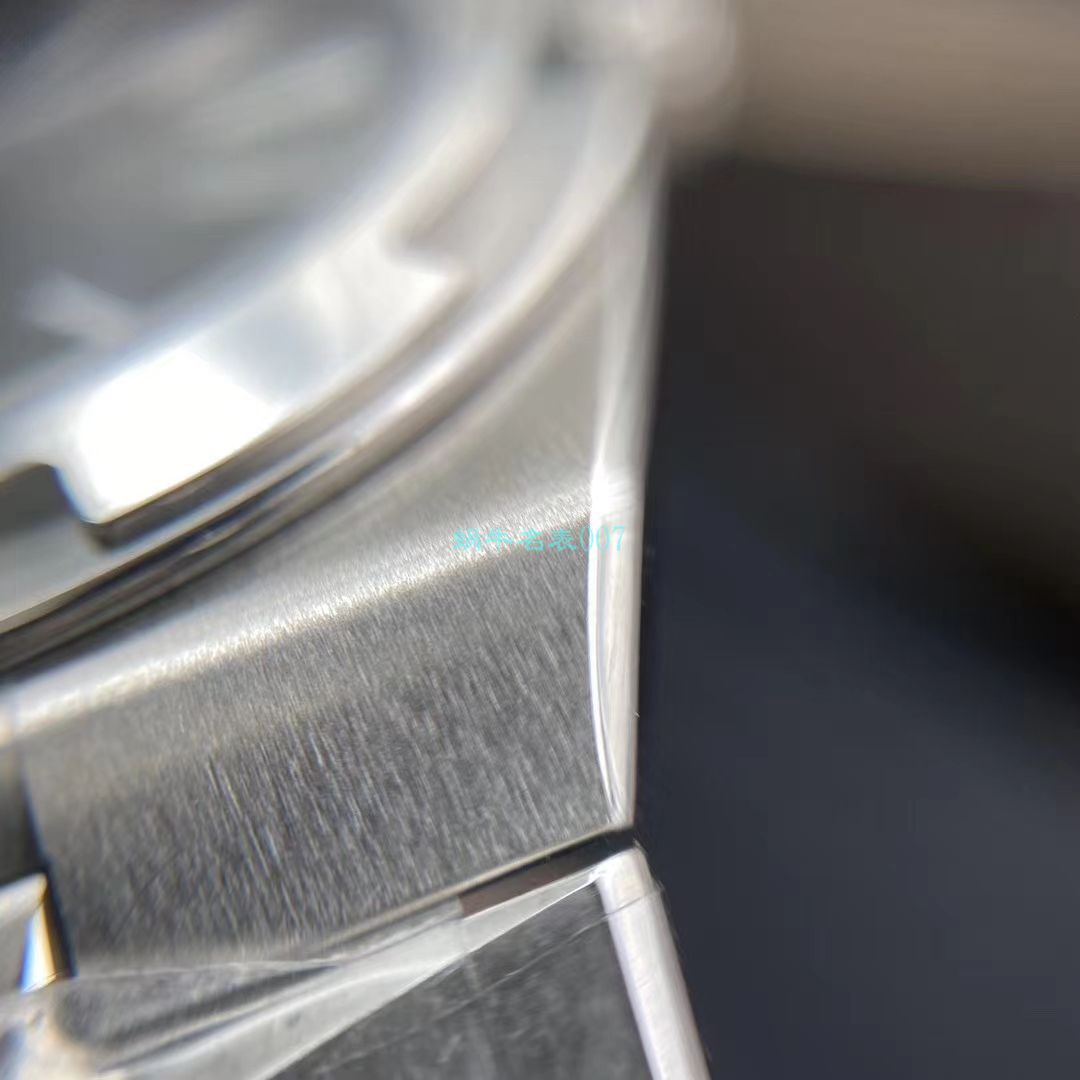 XF Factory 高仿手表Vacheron Constantin   Overseas 系列2000V/120G-B122 wrist watch  / XF2000VC