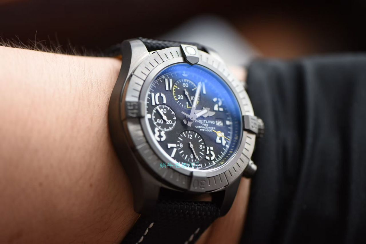 OX Factory 1比1高精仿 Breitling 手表复仇者系列V13317101L1X1 wrist watch  / BL192