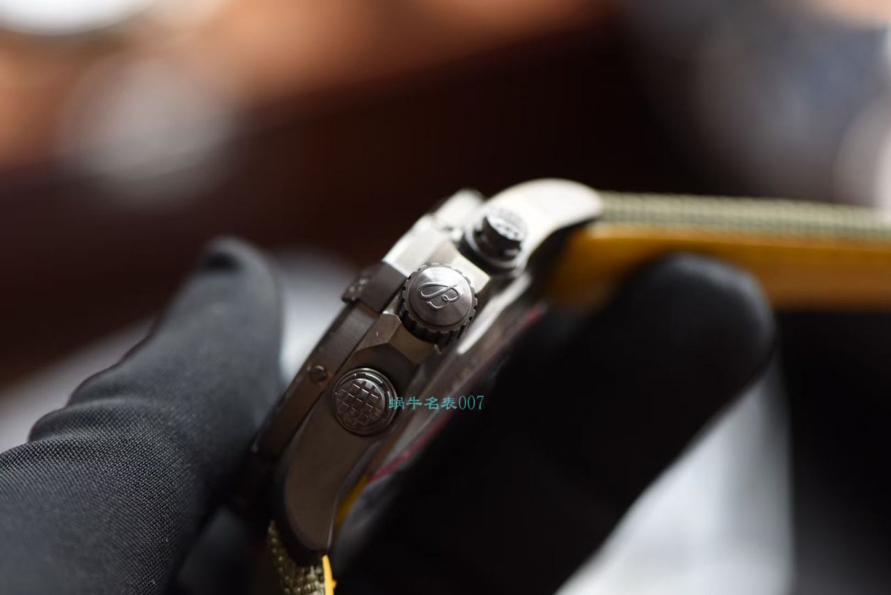 OX Factory 1比1高精仿 Breitling 手表复仇者系列V13317101L1X1 wrist watch  / BL192