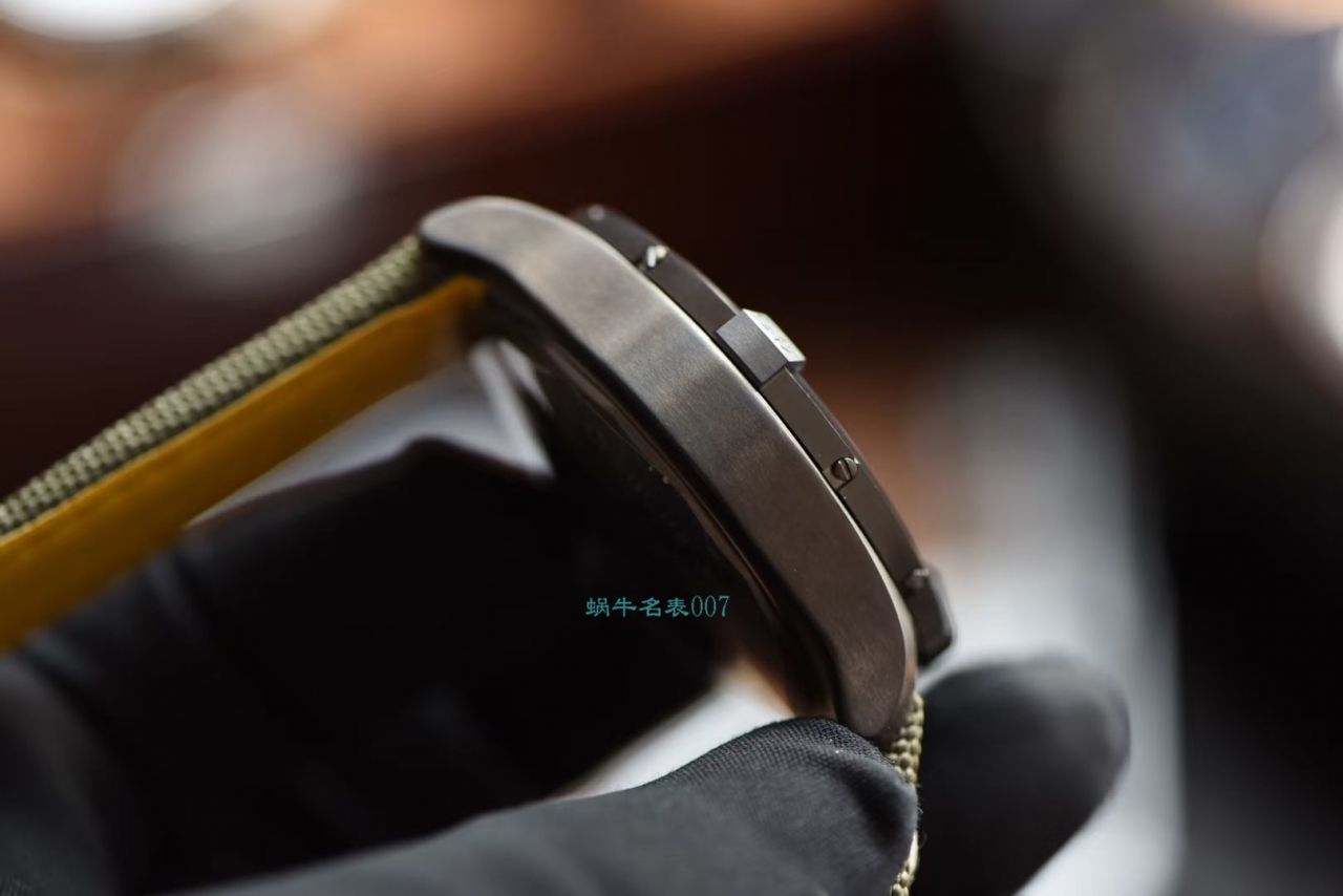 OX Factory 1比1高精仿 Breitling 手表复仇者系列V13317101L1X1 wrist watch  / BL192