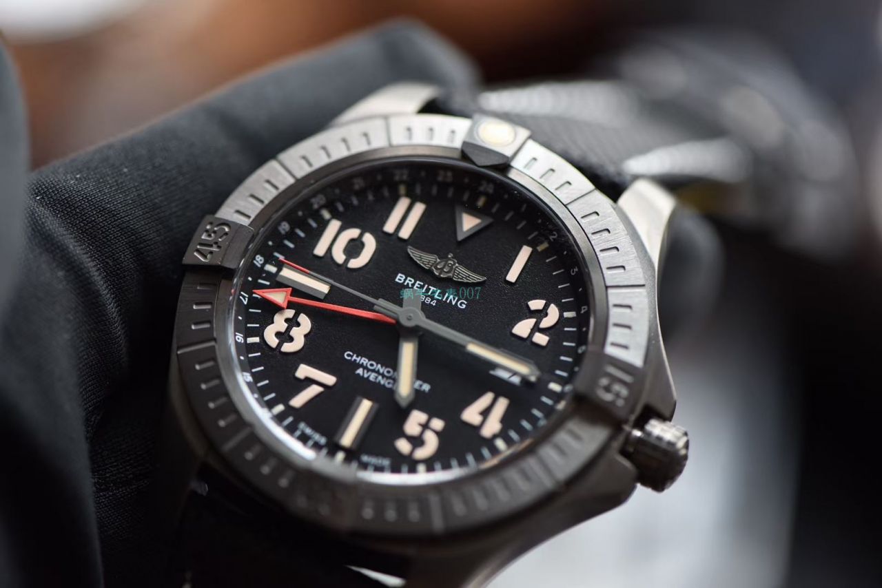 【 Video analysis 】OXF高仿手表 Breitling 复仇者GMT双时区V32395101B1X1 wrist watch  / BL196