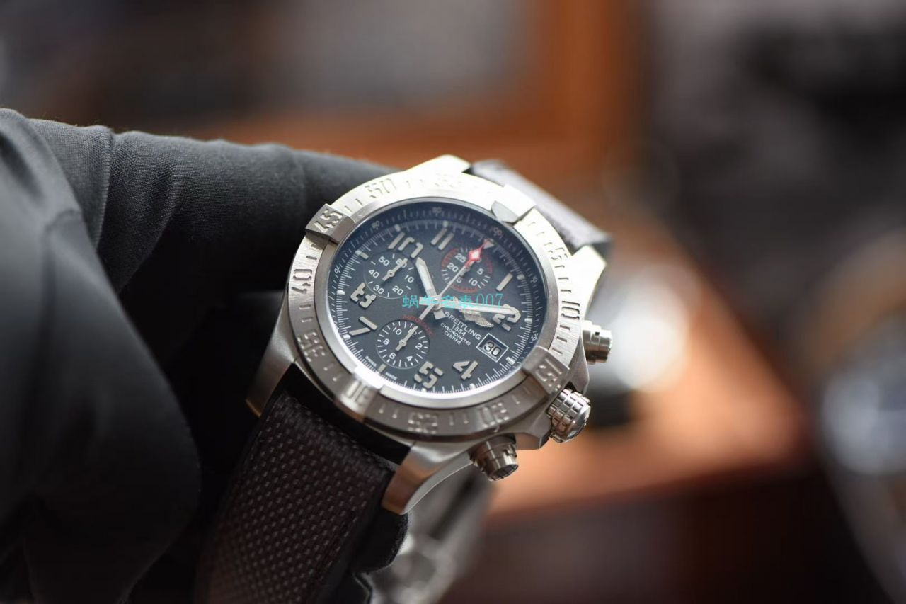 OXF Factory 超A高仿手表 Breitling 复仇者系列E13383101M2W1 wrist watch  / BL197